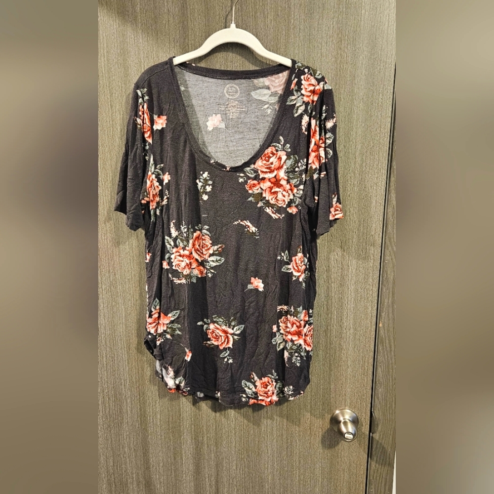 XL Maurices Gray Floral Print Scoop Neck Tunic